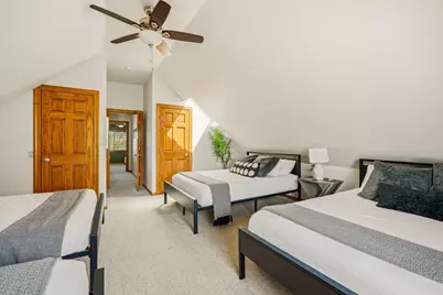 216 E Smith St, Milwaukee, WI 53207 - Photo 21