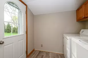 412 West Ave, Pewaukee, WI 53072 - Photo 19