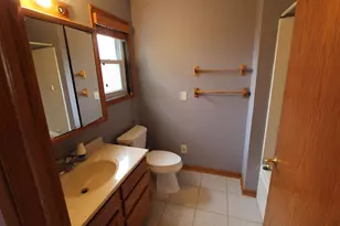 915 Park Cir, Racine, WI 53182 - Photo 11