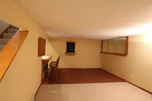 915 Park Cir, Racine, WI 53182 - Photo 15
