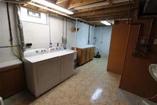 915 Park Cir, Racine, WI 53182 - Photo 21