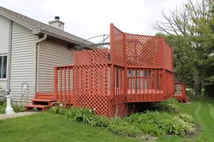915 Park Cir, Racine, WI 53182 - Photo 23