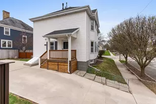857 N 8th St, Manitowoc, WI 54220 - Photo 35