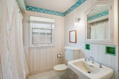 2005 N 72nd St, Wauwatosa, WI 53213 - Photo 23