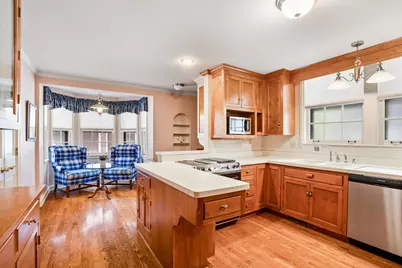2005 N 72nd St, Wauwatosa, WI 53213 - Photo 5