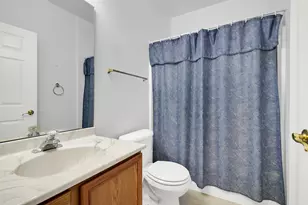 2337 W Vista Bella Dr, Oak Creek, WI 53154 - Photo 23