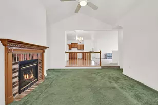 2337 W Vista Bella Dr, Oak Creek, WI 53154 - Photo 15