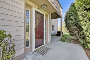 2337 W Vista Bella Dr, Oak Creek, WI 53154 - Photo 25