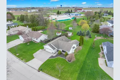 4916  White Fox Dr, Sheboygan, WI 53081 - Photo 3