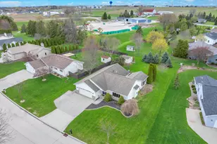 4916 White Fox Dr, Sheboygan, WI 53081 - Photo 3