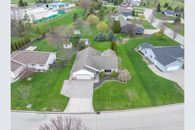 4916  White Fox Dr, Sheboygan, WI 53081 - Photo 35
