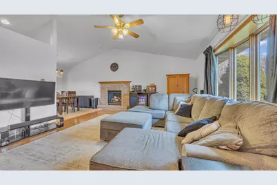 4916  White Fox Dr, Sheboygan, WI 53081 - Photo 5