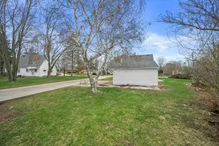 2815 S 91st St, West Allis, WI 53227 - Photo 29