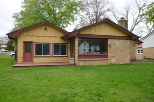 275 N Park St, Whitewater, WI 53190 - Photo 3