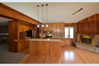 275 N Park St, Whitewater, WI 53190 - Photo 11