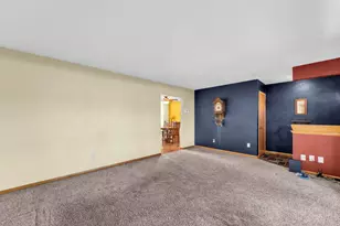 21301 W 6 Mile Rd, Racine, WI 53126 - Photo 9