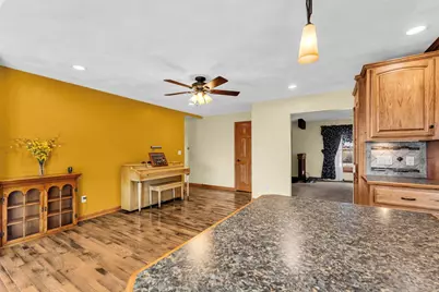 21301 W 6 Mile Rd, Racine, WI 53126 - Photo 17