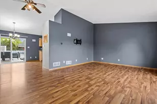 164 E Fairfield Dr, Oak Creek, WI 53154 - Photo 9