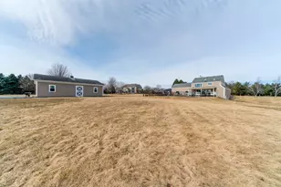 W1461 Maureen Ct, Bloomfield, WI 53147 - Photo 33