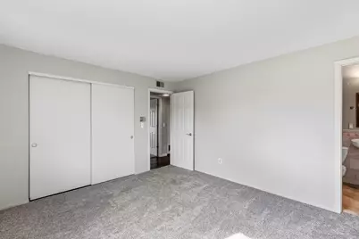 W168N11487  El Camino Dr, Germantown, WI 53022 - Photo 11