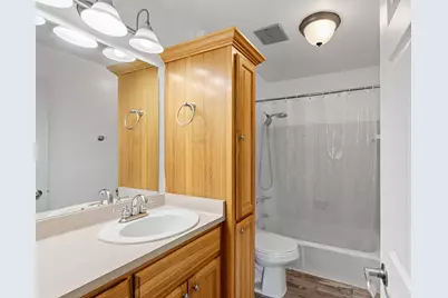W168N11487  El Camino Dr, Germantown, WI 53022 - Photo 15