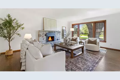 330 W Manor Cir, Bayside, WI 53217 - Photo 5