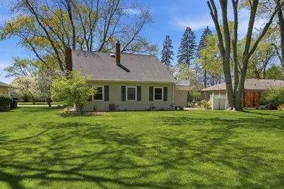 330 W Manor Cir, Bayside, WI 53217 - Photo 35