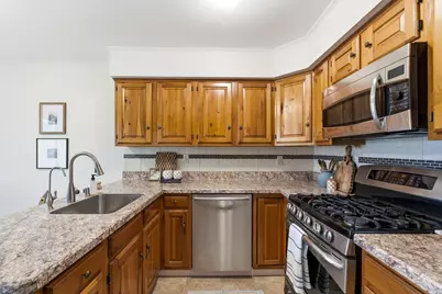 330 W Manor Cir, Bayside, WI 53217 - Photo 9