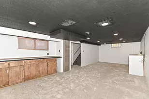 6300 W Cleveland Ave, Milwaukee, WI 53219 - Photo 23