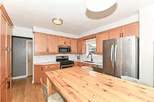 6300 W Cleveland Ave, Milwaukee, WI 53219 - Photo 11