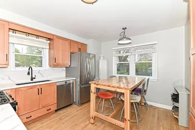 6300 W Cleveland Ave, Milwaukee, WI 53219 - Photo 7