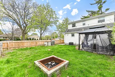 6300 W Cleveland Ave, Milwaukee, WI 53219 - Photo 29
