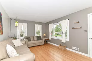 6300 W Cleveland Ave, Milwaukee, WI 53219 - Photo 5