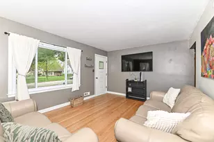 6300 W Cleveland Ave, Milwaukee, WI 53219 - Photo 7