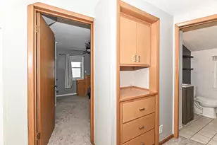 6300 W Cleveland Ave, Milwaukee, WI 53219 - Photo 23