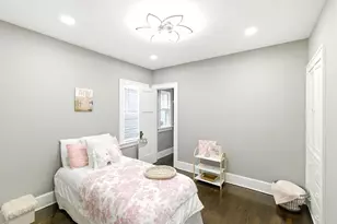1102 Walton Ave, Racine, WI 53402 - Photo 9