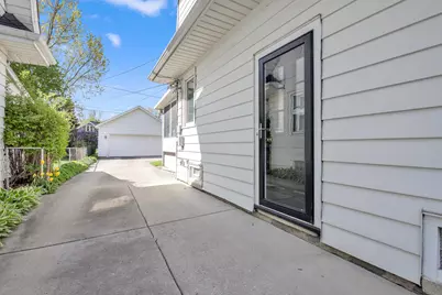 8229  Gridley Ave, Wauwatosa, WI 53213 - Photo 29