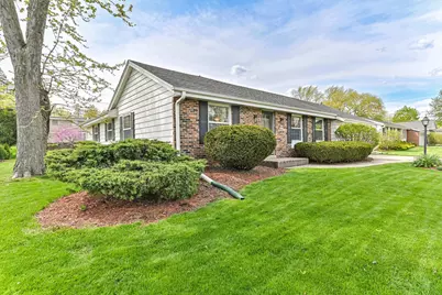 W173N8479  Westbridge Ave, Menomonee Falls, WI 53051 - Photo 3
