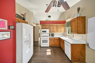 495 E Marquette Ave, Oak Creek, WI 53154 - Photo 5