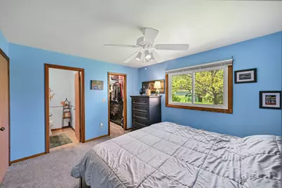495 E Marquette Ave, Oak Creek, WI 53154 - Photo 9