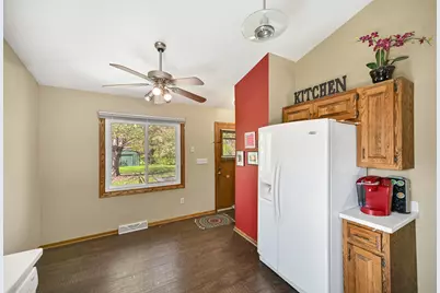 495 E Marquette Ave, Oak Creek, WI 53154 - Photo 7