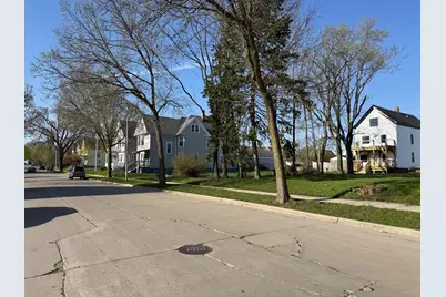 2528 N Vel R Phillips Ave, Milwaukee, WI 53212 - Photo 3