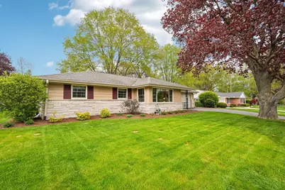 2430 W Apple Tree Rd, Glendale, WI 53209 - Photo 3