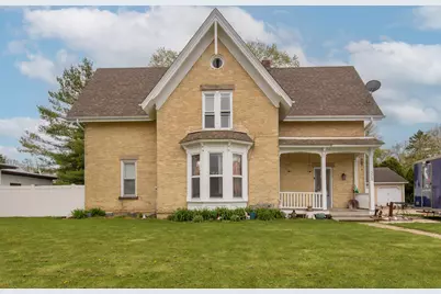 308  Kettle Moraine Dr, Slinger, WI 53086 - Photo 1