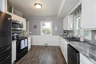 315 Hillcrest Dr, Fort Atkinson, WI 53538 - Photo 5