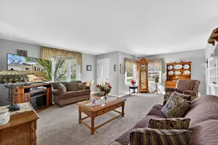 13707 W Forest Dr, New Berlin, WI 53151 - Photo 3