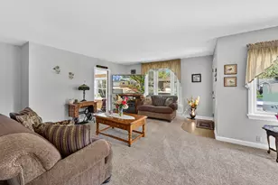 13707 W Forest Dr, New Berlin, WI 53151 - Photo 5