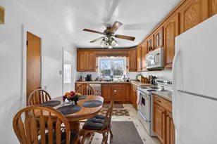 13707 W Forest Dr, New Berlin, WI 53151 - Photo 11