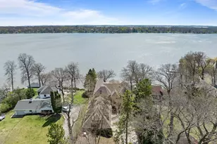 2718 Willow Point Dr, Delavan, WI 53115 - Photo 3