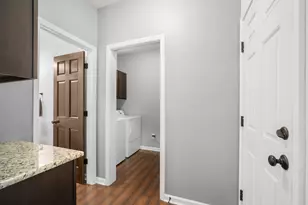 1406 Mockingbird Ct, Oconomowoc, WI 53066 - Photo 31